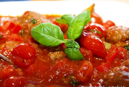Image: Spicy kjøttboller i tomat- og paprikasaus