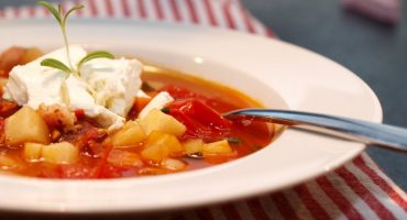 Image: Grønnsakssuppe med bønner og feta