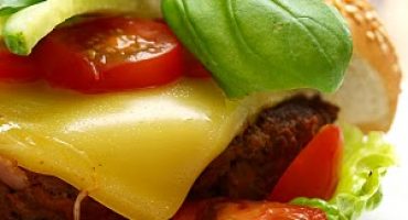 Image: Cheeseburger med chorizo og chilikrem
