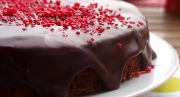 Image: Sjokoladekake med sjokoladekrem og jordbærstrøssel