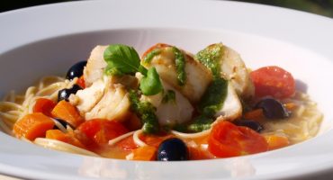 Image: Minestronesuppe med torsk og basilikumpesto