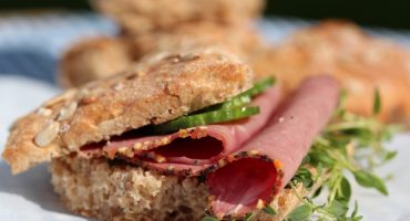 Image: Fullkorn brytebrød med spelt og solsikkekjerner
