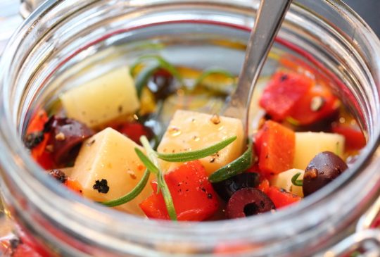 Image: Marinert manchego med paprika og oliven