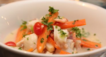Image: Fargerik fiskesuppe med torsk og reker