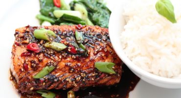 Image: Soyamarinert laks med spinatsalat