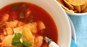 Image: Spicy kyllingsuppe med mais og nachochips