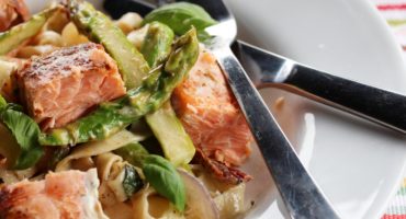Image: Kremet pasta med laks og asparges