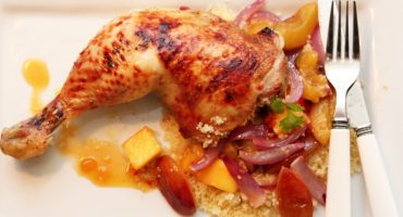 Image: Marinerte kyllinglår med mango, plommer, couscous og appelsinchilisaus