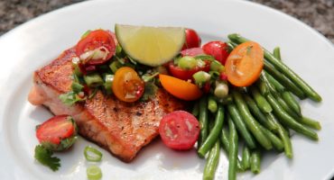 Image: PANNESTEKT LAKS MED SPICY TOMATSALAT
