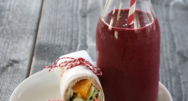 Image: BLÅBÆRSMOOTHIE OG KYLLINGWRAPS