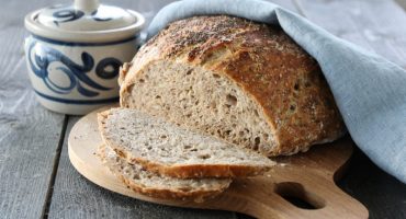 Image: ELTEFRITT FULLKORNSBRØD MED CHIAFRØ