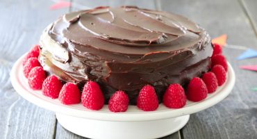 Image: DEVILS FOOD CAKE MED BRINGEBÆR