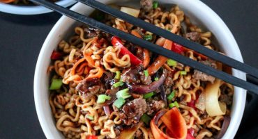Image: WOK MED SPICY KJØTTDEIG & NUDLER