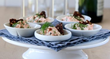 Image: RILLETTE MED ØRRET OG RUGBRØDCHIPS