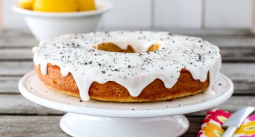 Image: SITRONKAKE MED VALMUEFRØ