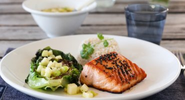 Image: LAKS MED HJERTESALAT OG EPLEVINAIGRETTE
