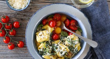 Image: TORTELLONI MED SPINAT OG OSTESAUS