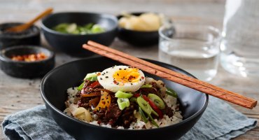 Image: BIFF- OG RISBOWL MED LØK OG EGG