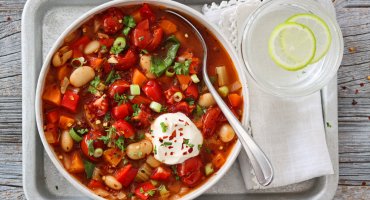 Image: ITALIENSK GRØNNSAKSUPPE MED HVITLØKSKREM
