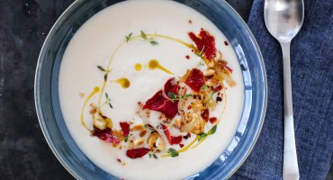 Image: BLOMKÅLSUPPE MED SPRØ SPEKESKINKE