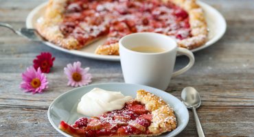 Image: GALETTE MED RABARBRA OG BRINGEBÆR