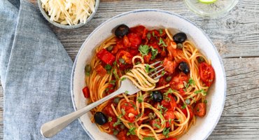 Image: SPAGETTI MED CHORIZO, PAPRIKA OG OLIVEN